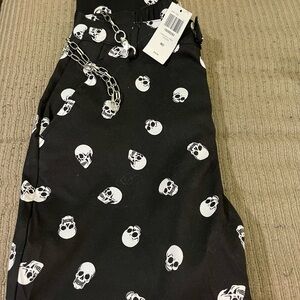 Hot Topic NEW WITH TAGS. Size medium skull pants with chains